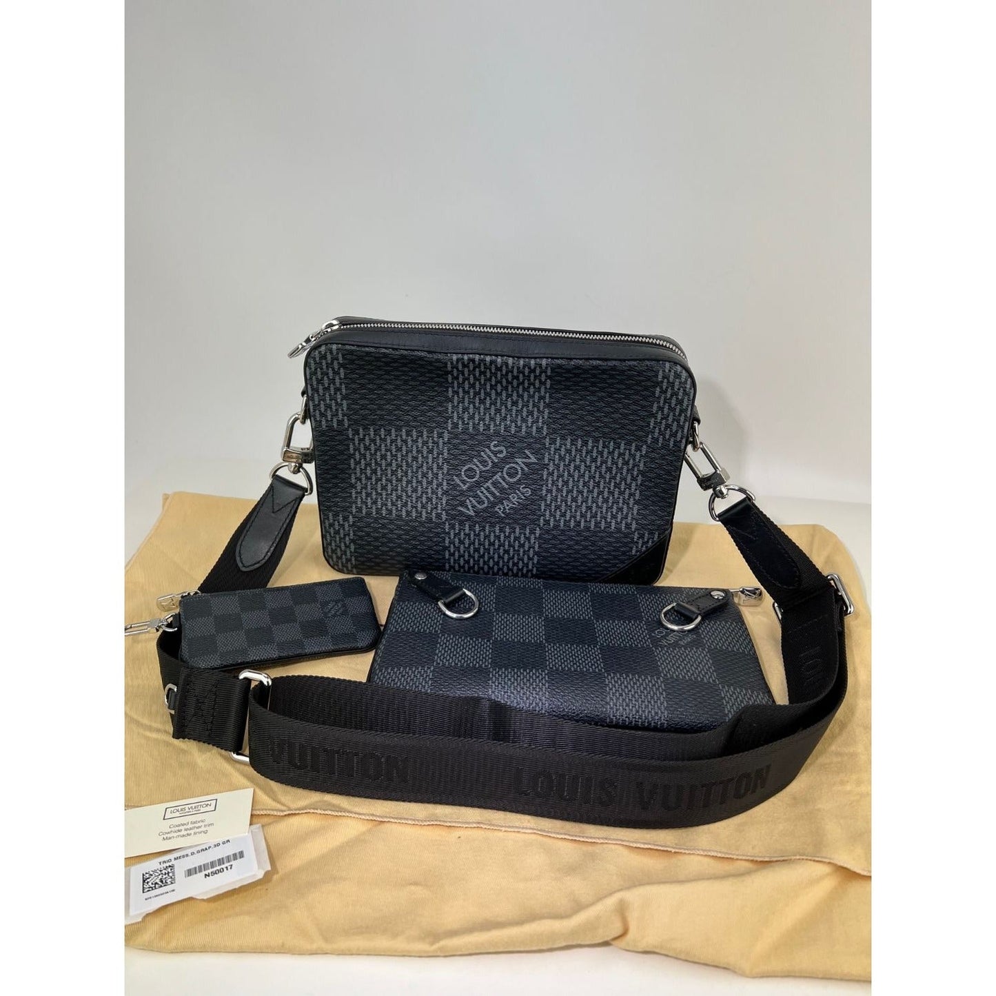 LOUIS VUITTON Trio Messenger Damier Graphite Men's Bag