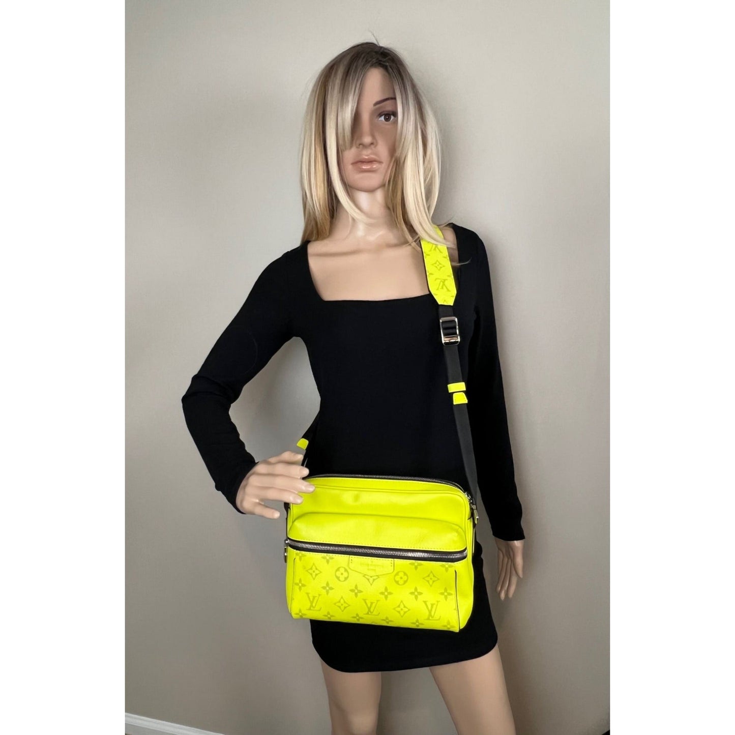 LOUIS VUITTON Taigarama Outdoor Messenger Yellow Bag