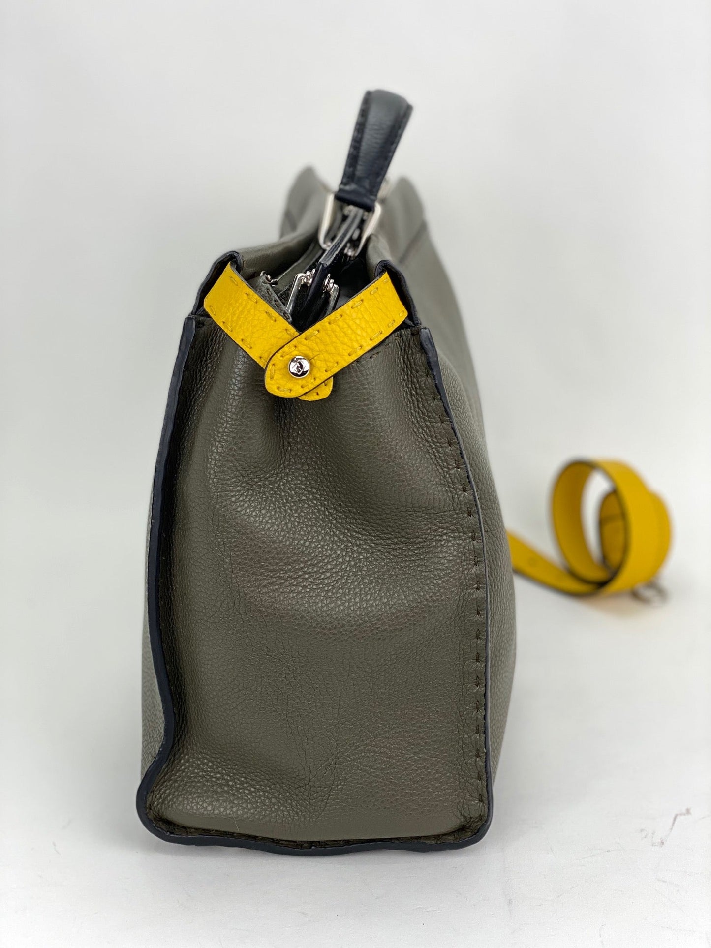 FENDI SELLERIA large Peekaboo Iconic Essential Messenger Briefcase Attache