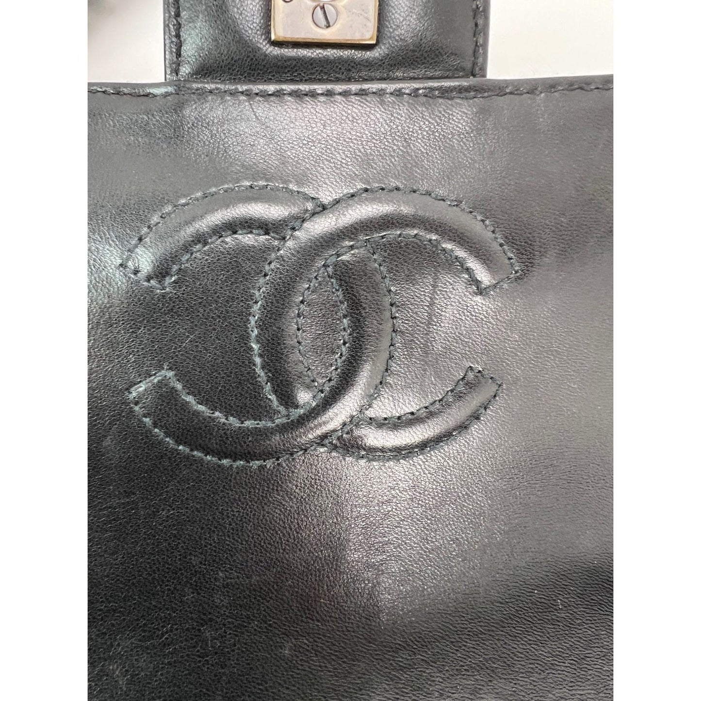 Chanel Vintage Quilted Lambskin Black Resin Chain Small Classic Single Flap Bag RARE